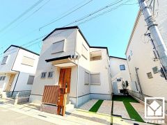 白を基調とした清潔感のある色合いと、品のあるデザイン。帰るたびに安心感を感じられる佇まい。