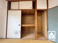 押入にはお客様用の座布団や寝具も収納可能です。