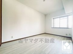 全室に窓がございます。明るい陽光がたっぷり差し込む心地よい生活空間です。