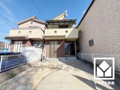 落ち着いた色合いと品のあるデザイン。帰るたびに安心感を感じられる佇まい。