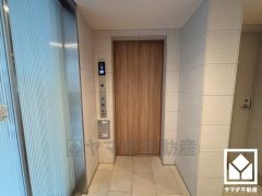 スムーズな移動を叶えるエレベーター。忙しい朝も快適に、ストレスフリーな暮らしをサポート。