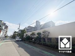 玄関にはシューズボックスを完備。家族の靴もしっかり収納できるので、玄関がいつも片付き、気持ちよくお客様を迎えられます。