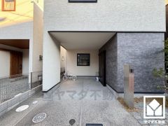 インナーガレージを1台分完備。重い荷物や雨の日の移動もスムーズで、快適なカーライフを実現。