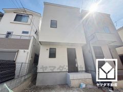 調理に手間がかかりがちな肉や魚を、短時間でサッと焼き上げることができるグリル付き。