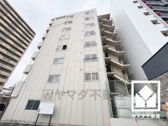 トイレは温水洗浄便座付きで、季節を問わずいつでも温かい便座をお使いいただけます。