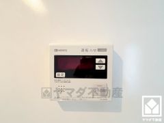 ボタン1つで自動でお湯張りができるオートバス機能付き。