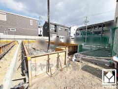 南側には京都市南区から神戸市中央区を繋ぐ国道171号線が通っています。神戸方面や西宮市街地、大阪・京都方面へも抜けやすく、車での移動にも便利な立地です。