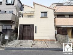 白を基調とした清潔感のある外観。帰るたびに安心感を感じられる佇まい。