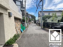 「関西スーパー大社店」まで徒歩6分、「コープ甲陽園」まで徒歩8分など、お買い物施設が徒歩圏内に複数あり便利な住環境です。