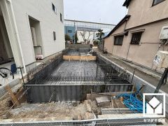 階段には手すりが設置されています。バリアフリーにも配慮された、家族みんなが過ごしやすい住宅です。