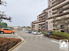 突然の来訪時でも安心なモニター付きインターホンを完備。お留守番中のお子様でも簡単に来訪者の確認ができます。