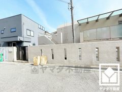 トイレは温水洗浄便座付きで、季節を問わずいつでも温かい便座をお使いいただけます。