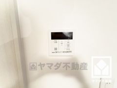 ボタン1つで自動でお湯張りができるオートバス機能付き。