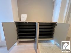 玄関にはシューズボックスを完備。家族の靴もしっかり収納できるので、玄関がいつも片付き、気持ちよくお客様を迎えられます。