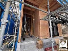 「ファミリーマート尼崎塚口町」まで徒歩3分、「関西スーパー稲野店」まで徒歩8分、「セブンイレブン尼崎塚口町4丁目店」まで徒歩8分など、お買い物施設が徒歩圏内に複数あり便利な住環境です。