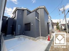 ZEH水準の高い省エネ性能を備えており、光熱費などのランニングコストを抑えられます。夏は涼しく、冬は暖かい、季節に関わらず快適に過ごせる住宅です。