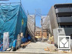 玄関扉には複雑な構造で防犯性の高いディンプルキーを採用しています。セキュリティ対策もばっちりの住宅です。