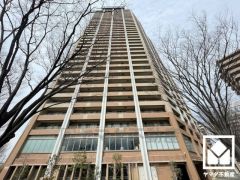 上質な暮らしを象徴する、近未来的なフォルムのスタイリッシュな外観。帰るたびに誇らしく思える住まいがここに。