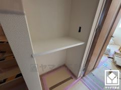 リビングにも収納スペースがあり、住空間を広々お使いいただけます。