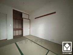 約6帖の和室です。子どもの遊び場、お昼寝スペース、家族のくつろぎ空間にも。和室があると、暮らしの幅がぐんと広がる。