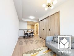 心地よい空間が広がるリビングで、家族みんなが快適に過ごせる時間を提供。