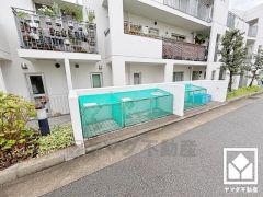 綺麗に整備されたゴミ出し場で気持ち良くお使い頂けます。