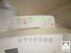 温水洗浄便座付きで、季節を問わずいつでも温かい便座をお使いいただけます。