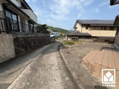 「名塩小学校」まで徒歩5分。低学年のお子様も安心して通学していただけます。ご成約でヤマダポイントプレゼント中です。お問合せお待ちしております。