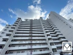 東側には緑豊かな庄下川が流れています。川沿いには遊歩道が整備されており、四季折々の自然を感じながらお散歩やジョギング・サイクリングなどの運動も楽しめる住環境です。