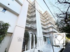 南向きバルコニーで陽当たり、風通し良好。約8mのワイドスパンで広々としているため、お洗濯物をたっぷりと干す事ができます。