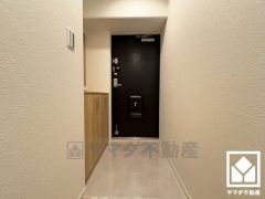 玄関にはシューズボックスを完備。家族の靴もしっかり収納できるので、玄関がいつも片付き、気持ちよくお客様を迎えられます。