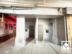 広々とした屋上テラスがあり、陽射しを感じながら贅沢な時間を過ごすことができます。