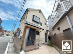 落ち着いた色合いと品のあるデザイン。帰るたびに安心感を感じられる佇まい。
