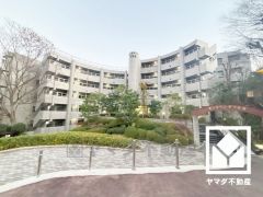 阪急電鉄甲陽線「甲陽園」駅まで徒歩約16分の立地。「コープ甲陽園」まで徒歩14分など、毎日の通勤・通学だけでなく、日常のお買い物や、休日のお出かけまで利便性に優れています。