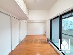 2025年2月フルリフォーム済の大変綺麗なお部屋です。ペットの飼育も可能となっております（規約制限有）。