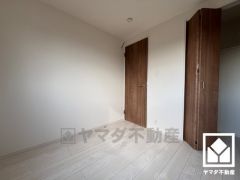 約4.24帖の3階洋室です。全居室フローリングでお掃除ラクラクです。