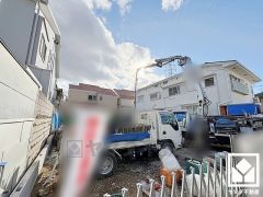 収納力豊富なウォークインクローゼット付き。お洋服はもちろん、スーツケースなどの大物もしっかり収納できます。