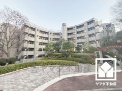 毎日の家事の負担を軽減でき、水道代の節約にもなる食器洗乾燥機付き。