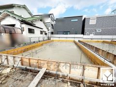 広々19.5帖のLDKが魅力。家族全員がリラックスできる、ゆったりとした快適リビングで温かい団らんの時間を。