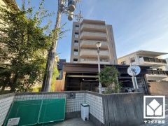 閑静な住宅街にあり、静かな環境で落ち着いた生活をお送りいただけます。