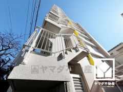 「ディスカウントドラッグコスモス野間北店」まで徒歩9分、「万代伊丹野間店」まで徒歩11分など、お買い物施設が徒歩圏内に複数あり便利な住環境です。