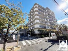 敷地内駐車場は盗難やいたずら、不法侵入を防止するロボットゲート付きで、安心してご利用いただけます。