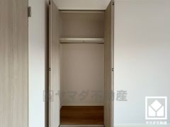 パントリーや廊下・階段下にも収納が多数あり、住空間を広々お使いいただけます。