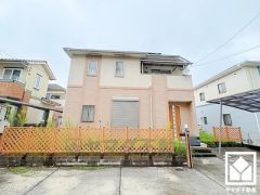 室内洗濯機置場がございますので、天候に左右されず洗濯していただけます。