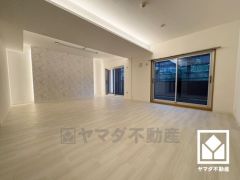 広々27帖のLDKが魅力。家族全員がリラックスできる、ゆったりとした快適リビングで温かい団らんの時間を。