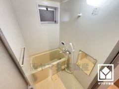 給湯器新規交換済み。追い炊き機能付きなので、いつでも温かいお風呂に入ることができます。