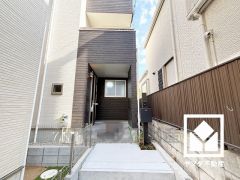 「ロイヤルホームセンター西宮店」まで徒歩5分、「関西スーパー大社店」まで徒歩7分など、お買い物施設が徒歩圏内に複数あり便利な住環境です。