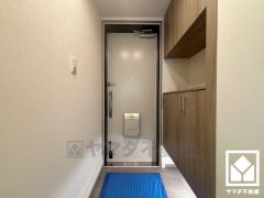 玄関にはたっぷりの収納スペースを完備。家族の靴もしっかり収納できるので、玄関がいつも片付き、気持ちよくお客様を迎えられます。