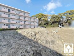 閑静な住宅街にあり、静かな環境で落ち着いた生活をお送りいただけます。