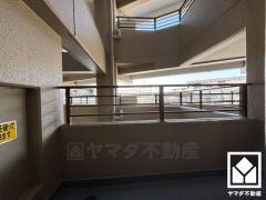 バルコニーが合計4か所ございますので、お洗濯物をたっぷりと干す事ができます。